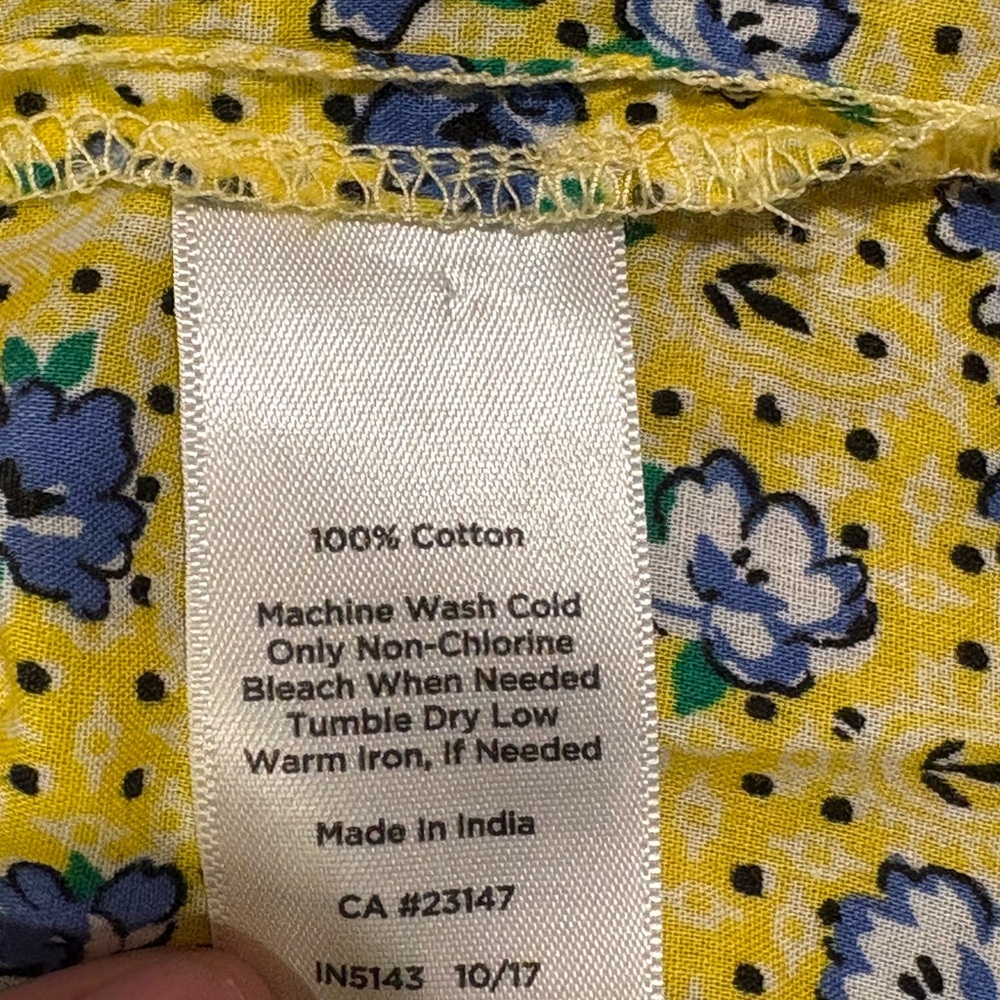 Talbots Yellow and Blue Floral Blouse with bell sleeves at the end, Size 1X - Picture 4 of 4